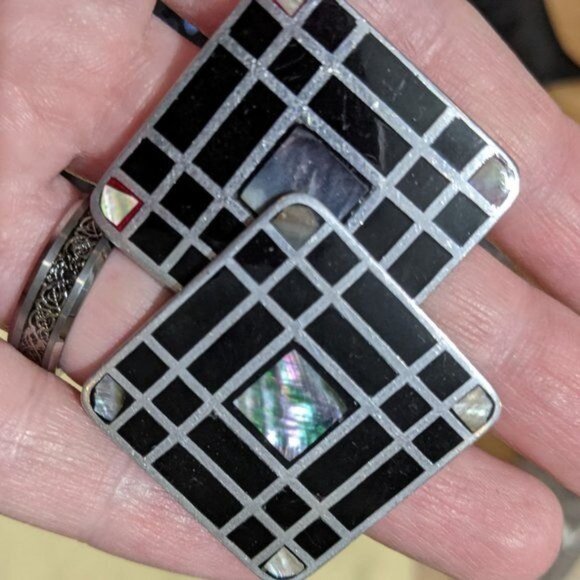 Vintage Black Square Mod Earrings With Mother Of Pearl Accents - Picture 1 of 5